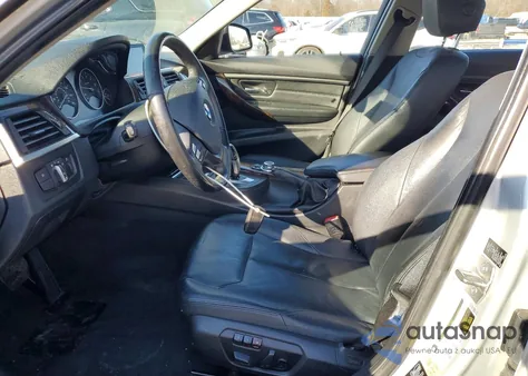 2013 BMW 328 Xi z USA, uszkodzony, nr VIN WBA3B3C55DF533123